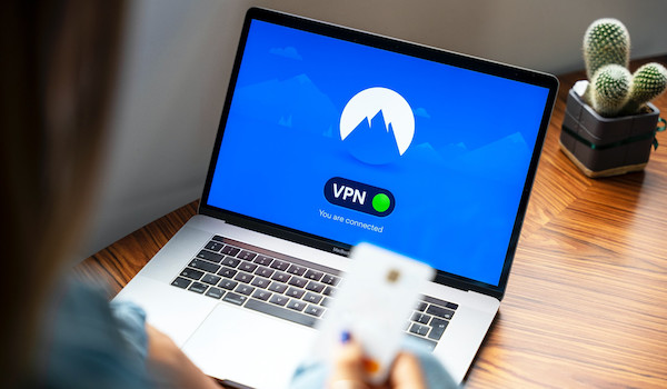 Tại sao bạn nên có VPN trong máy tính