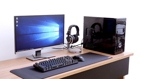 So sánh máy tính để bàn và máy laptop