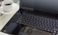 Nguyên nhân và cách xử lý khi laptop của bạn bị vô nước